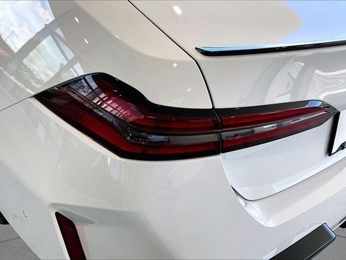 New 2027 BMW M5 w/ Executive Package AWD/4WD image 15