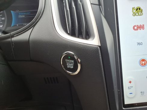 Used 2023 Ford Edge SEL w/ Convenience Package image 23