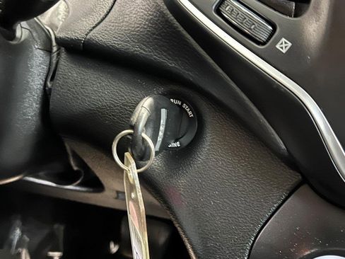 Used 2022 Jeep Cherokee Latitude w/ Sun & Sound Group image 36