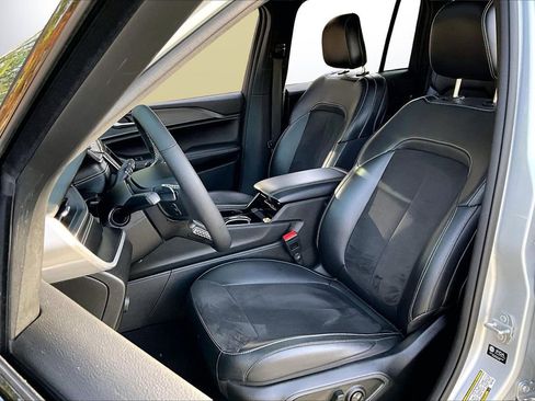 Certified 2023 Jeep Grand Cherokee Altitude image 21