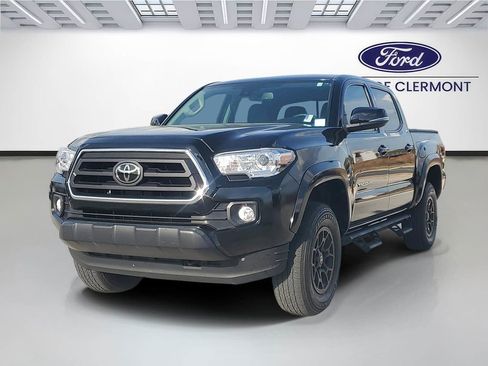 Used 2022 Toyota Tacoma SR5 w/ Technology Package image 2