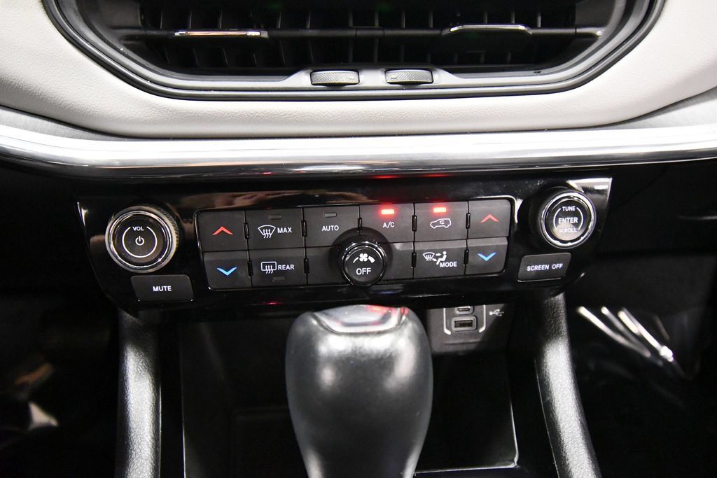 Used 2022 Jeep Compass Limited AWD/4WD image 25