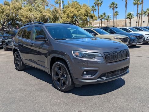 Used 2023 Jeep Cherokee Altitude Lux AWD/4WD image 8