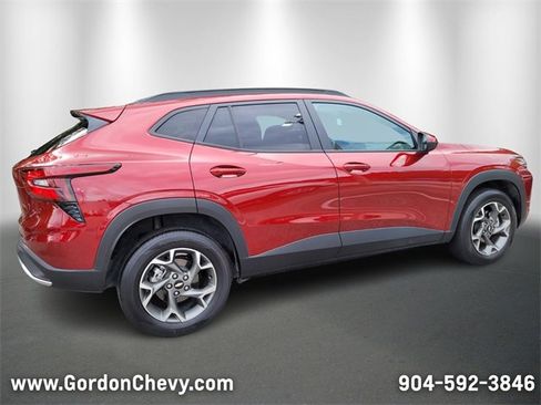 Used 2024 Chevrolet Trax LT image 5