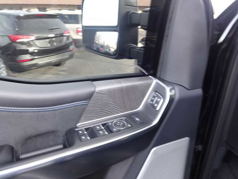 Used 2025 Ford F350 Platinum w/ FX4 Off-Road Package image 17