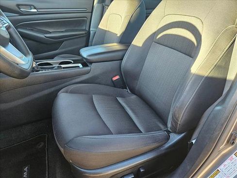 Used 2024 Nissan Altima 2.5 SV image 15