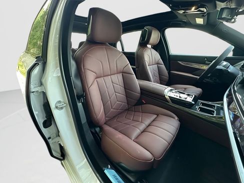 New 2026 BMW i7 xDrive60 AWD/4WD image 24