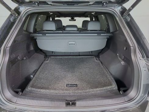 Used 2022 Volkswagen Tiguan SEL R-Line image 30