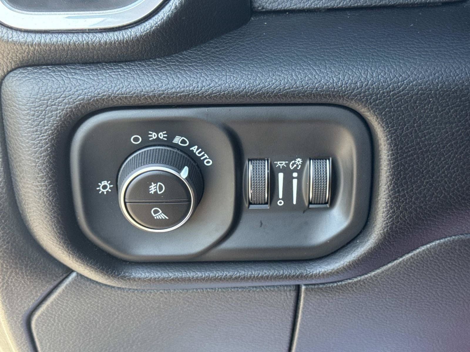 Certified 2025 RAM 2500 Laramie AWD/4WD image 23