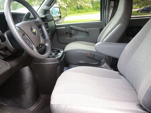 Used 2025 Chevrolet Express 3500 LT w/ LT Preferred Equipment Group RWD image 15