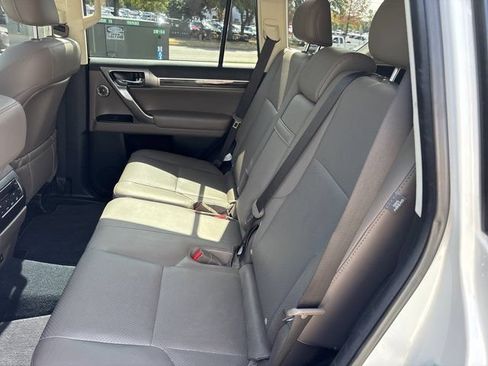Used 2022 Lexus GX 460 Luxury w/ Off Road Package AWD/4WD image 16