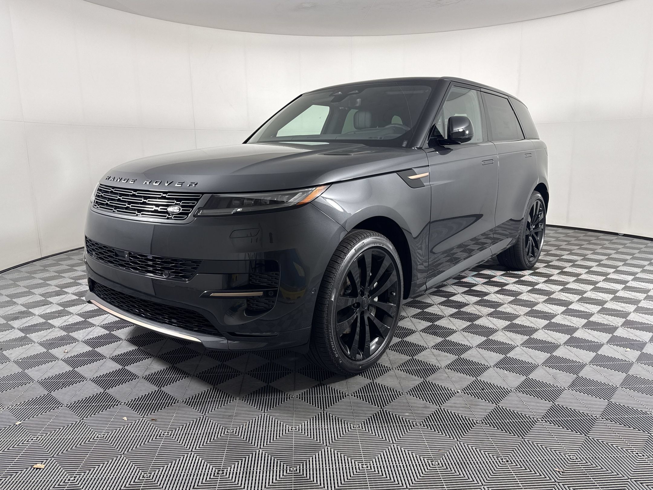 New 2026 Land Rover Range Rover Sport Dynamic SE AWD/4WD image 1