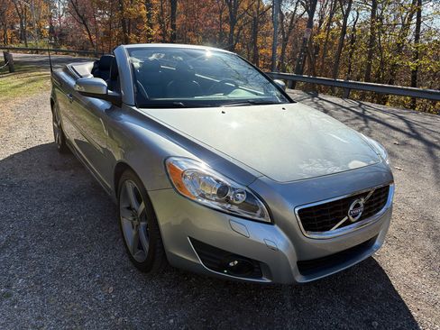 Used 2011 Volvo C70 T5 image 5