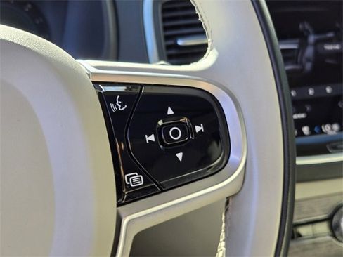 Certified 2023 Volvo XC90 B6 Core w/ Climate Package image 32