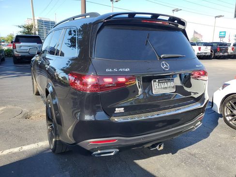 Used 2025 Mercedes-Benz GLS 450 4MATIC image 3