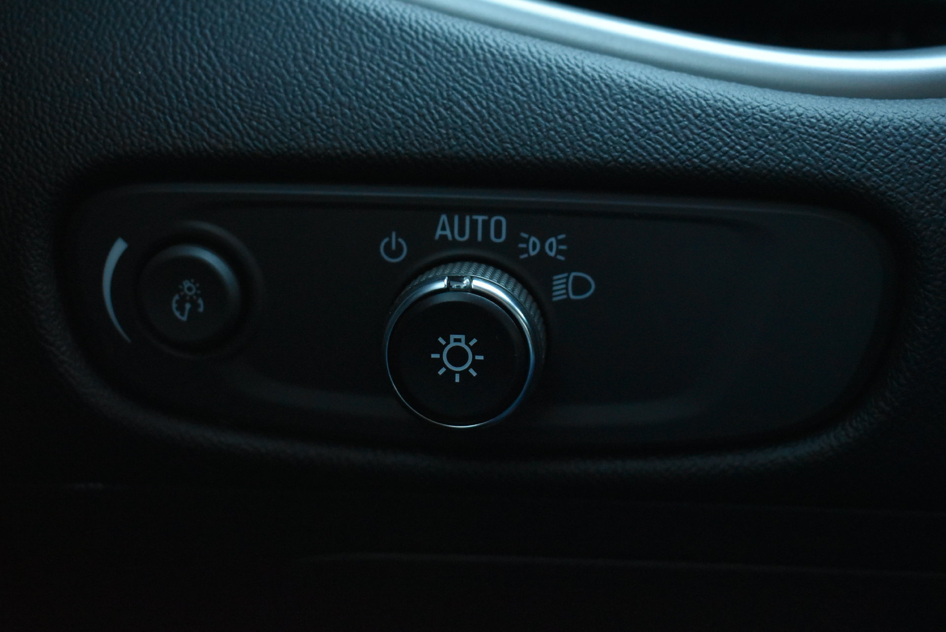 Used 2022 Chevrolet Malibu LS FWD image 17