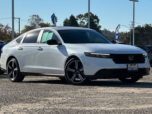 Used 2023 Honda Accord Sport image 2