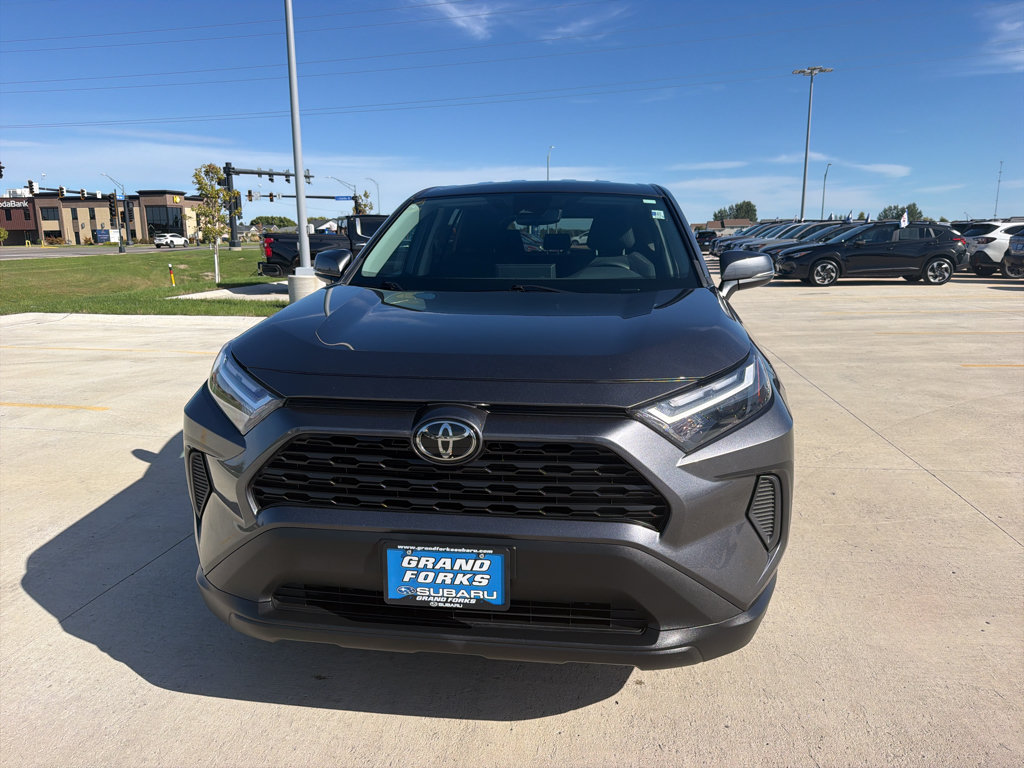 Used 2023 Toyota RAV4 LE AWD/4WD image 3