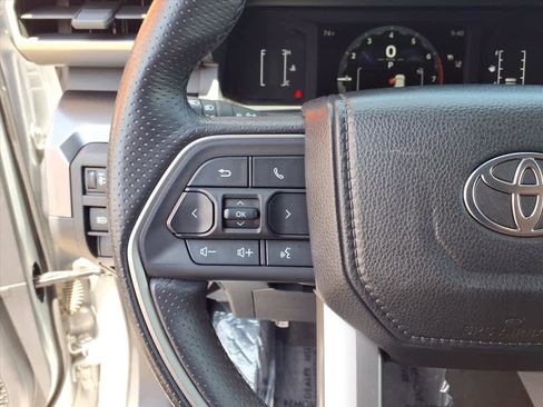 Used 2025 Toyota 4Runner SR5 AWD/4WD image 10
