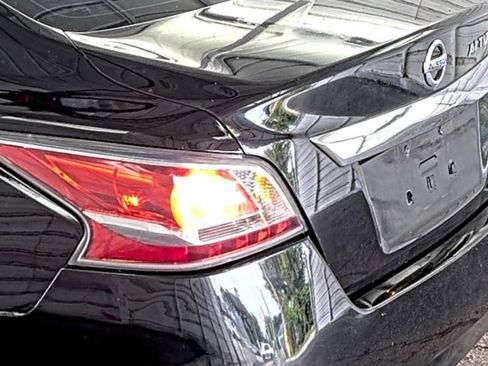 Used 2015 Nissan Altima 2.5 SL w/ Technology Package FWD image 9