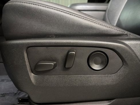 Used 2023 Chevrolet Tahoe Z71 w/ Off-Road Capability Package image 14