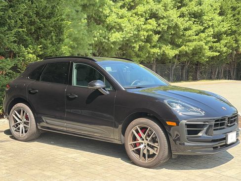 Used 2025 Porsche Macan S AWD/4WD image 3
