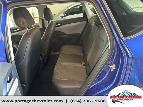 Used 2024 Volkswagen Taos SE image 28