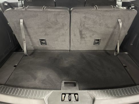 Used 2022 Ford Explorer XLT w/ Equipment Group 202A image 13