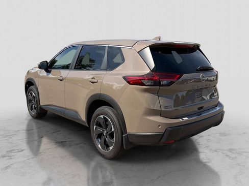 Certified 2024 Nissan Rogue SV AWD/4WD image 3
