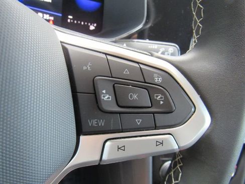 Used 2023 Volkswagen Taos SE image 34