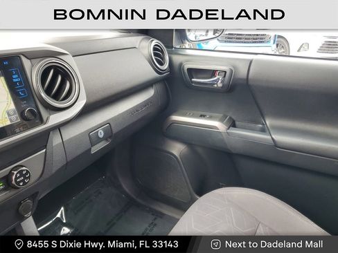 Used 2017 Toyota Tacoma SR image 20