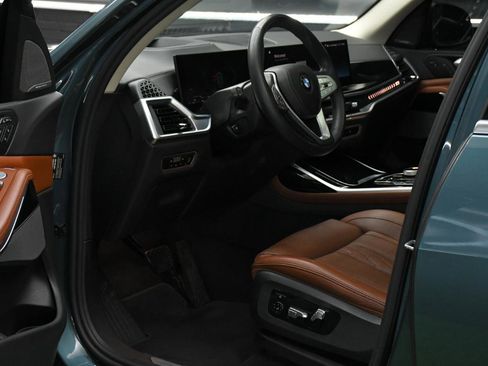 Used 2023 BMW X7 xDrive40i w/ Executive Package image 16