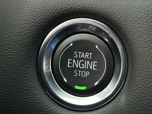 New 2026 GMC Canyon Elevation w/ Convenience Package image 16