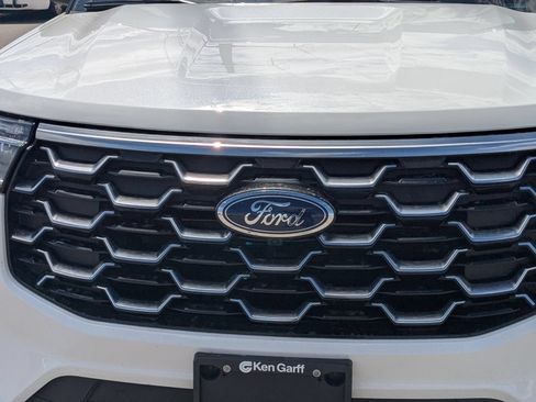 Used 2025 Ford Explorer Platinum w/ Ultimate Package AWD/4WD image 9
