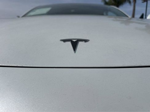 Used 2021 Tesla Model Y 2WD image 40