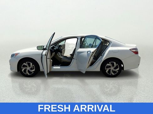 Used 2017 Honda Accord LX image 12