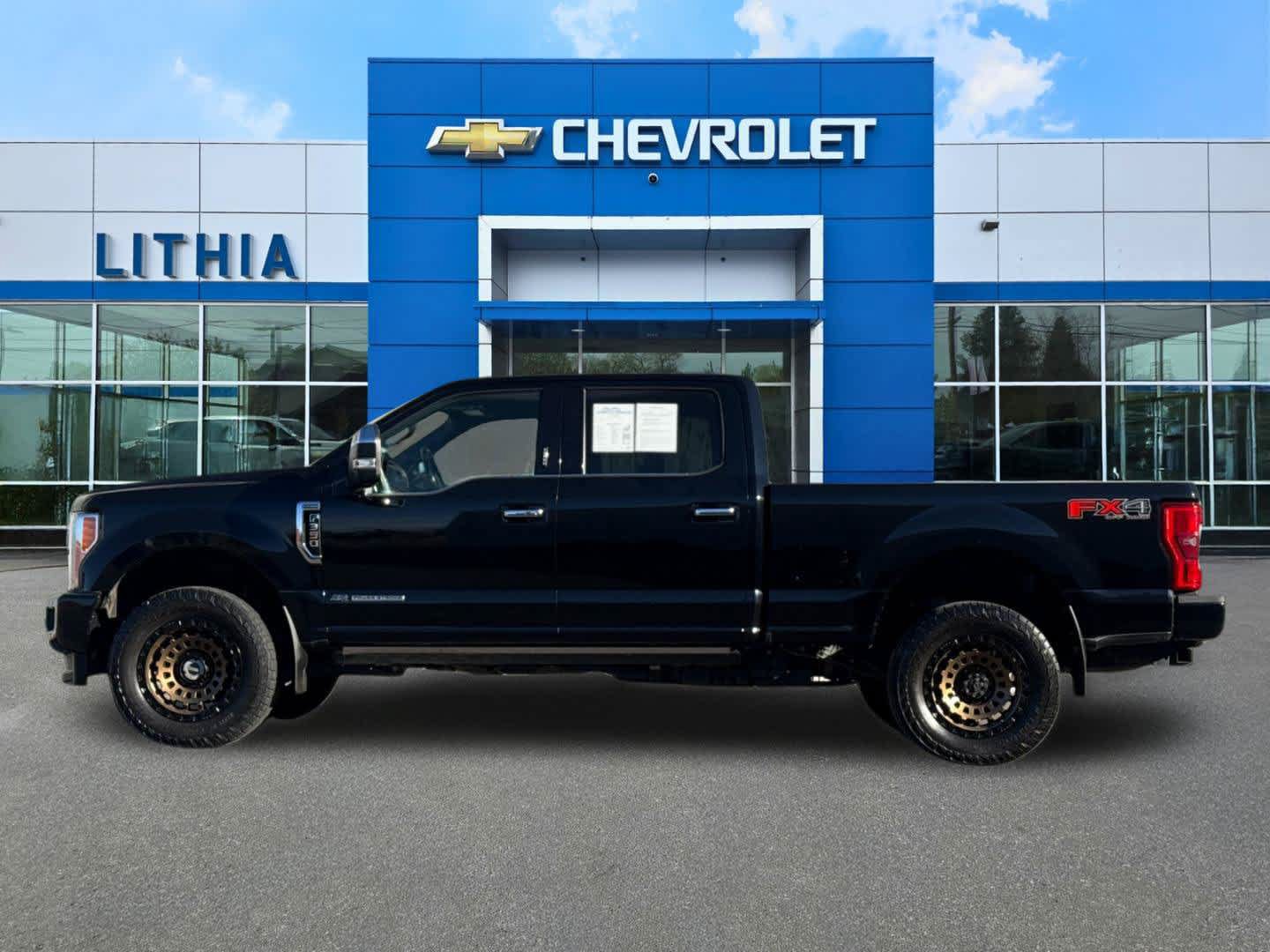 Used 2017 Ford F350 Platinum w/ Platinum Ultimate Package AWD/4WD image 5