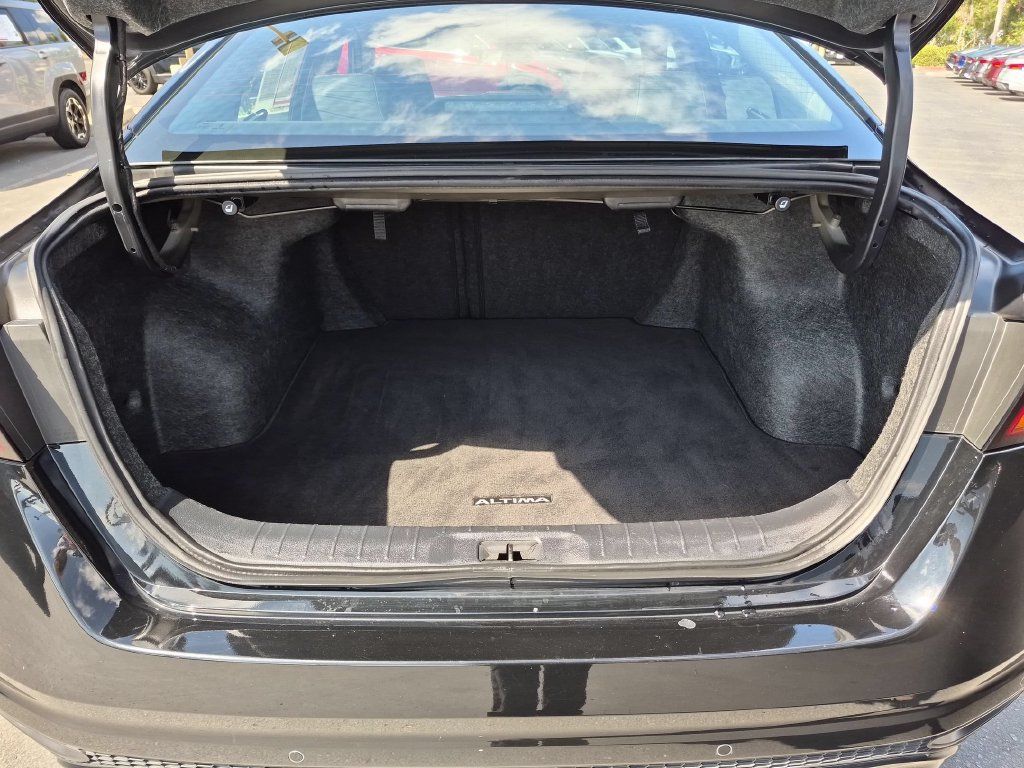 Used 2025 Nissan Altima 2.5 SR FWD image 28