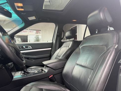 Used 2016 Ford Explorer XLT w/ Equipment Group 202A AWD/4WD image 21