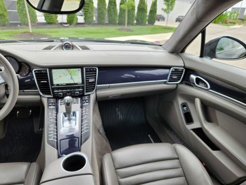 Used 2013 Porsche Panamera GTS image 19