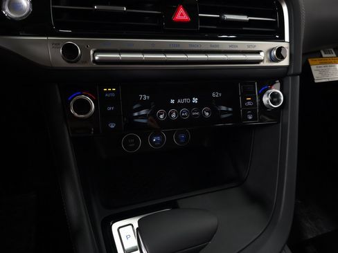 Used 2026 Genesis G70 2.5T image 21