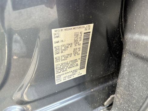 Used 2018 Nissan Titan S image 27