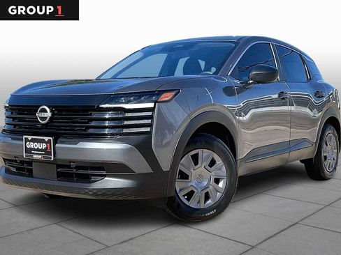 Used 2025 Nissan Kicks S w/ Charging Package image 1