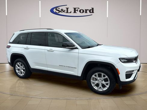 Used 2023 Jeep Grand Cherokee Limited AWD/4WD image 12