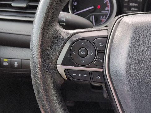 Used 2022 Toyota Camry LE image 12