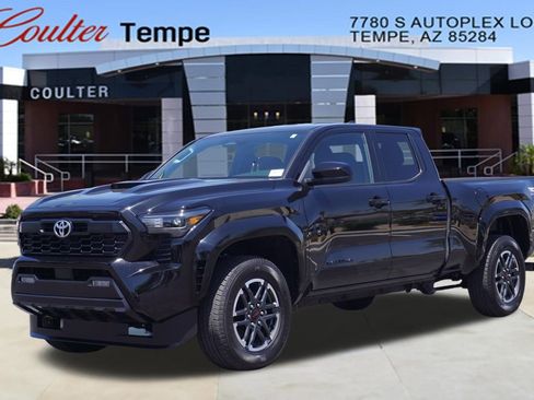 Used 2025 Toyota Tacoma TRD Sport AWD/4WD image 1
