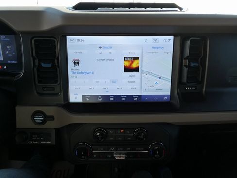 Used 2022 Ford Bronco Wildtrak image 27