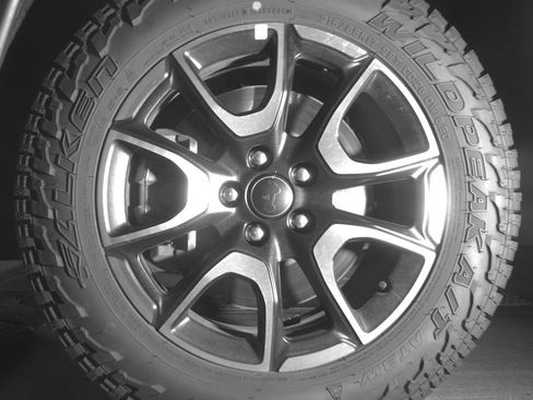 Used 2025 Jeep Compass Trailhawk image 12