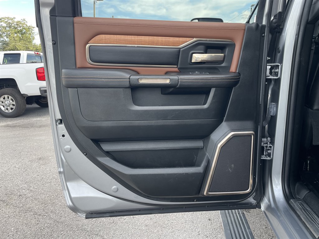 Used 2019 RAM 2500 Limited AWD/4WD image 44