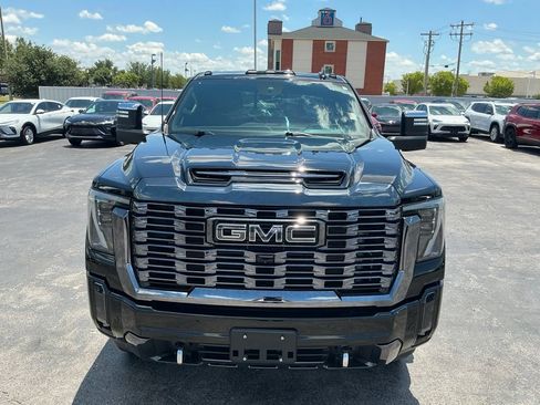 Used 2024 GMC Sierra 3500 Denali Ultimate AWD/4WD image 3